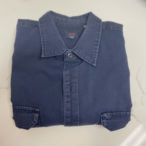 Men’s Levi’s one pocket long sleeve shirt